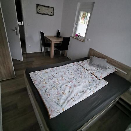 Privates Zimmer In Ruhiger Lage Heidenheim-Steinheim Am Albuch Exterior photo